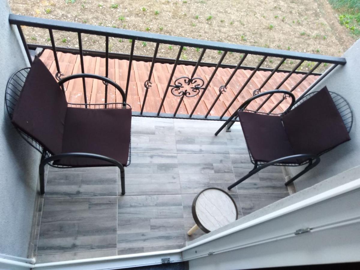 טרביניה Vinarija "Delmo" Apartments מראה חיצוני תמונה